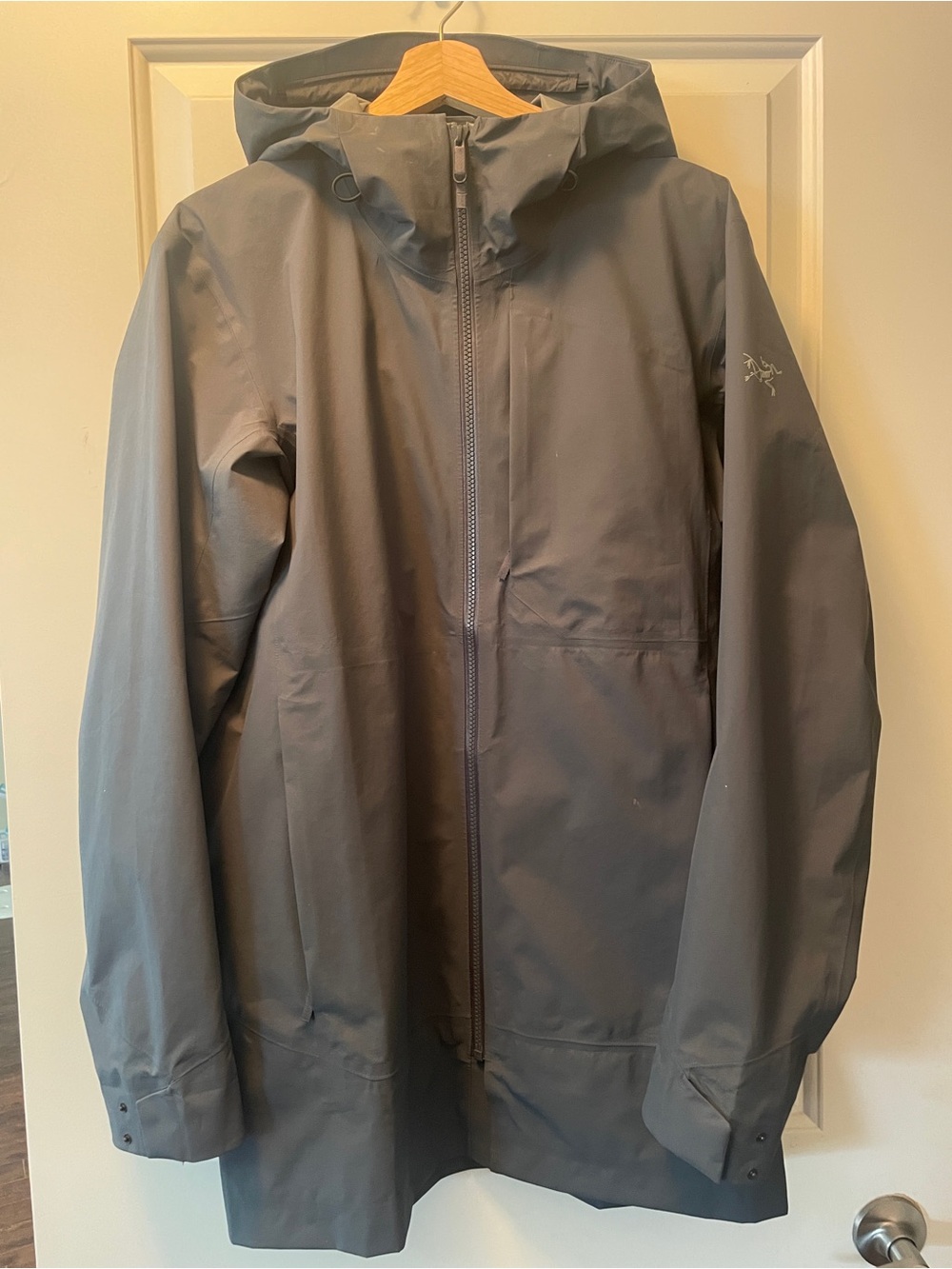 Arc’teryx Sawyer GORE-TEX Coat Men’s Medium Grey